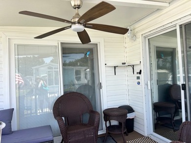 ADORABLE PARK MODEL with vinyl plank flooring, tinted windows - photo 19