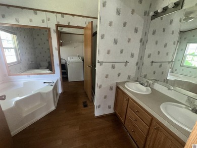 NEW PRICE! INCREDIBLE INCOME PRODUCING PROPERTY WITH 11 UNITS ON - photo 22