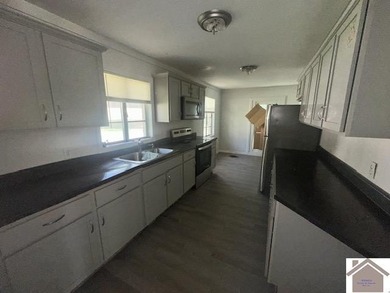 NEW PRICE! INCREDIBLE INCOME PRODUCING PROPERTY WITH 11 UNITS ON - photo 27