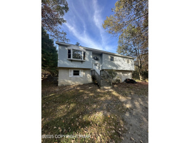 Towamensing Trails Lake Home For Sale in Albrightsville Pennsylvania