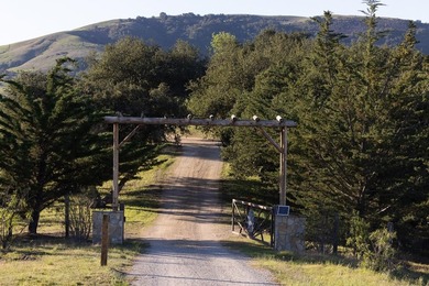 Set on a scenic ridge with panoramic views encompassing historic - photo 6