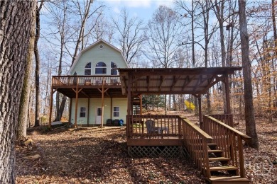 Lake Home For Sale in Lavonia, Georgia