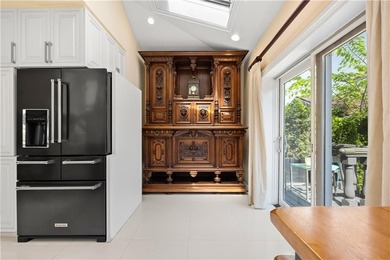 Discover this stunning one-family detached home on a 40x100 lot - photo 20