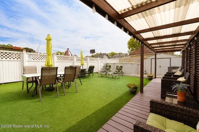 Welcome to 39 Pelton Avenue, a charming detached 2-bedroom - photo 24