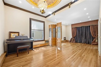 Discover this stunning one-family detached home on a 40x100 lot - photo 26
