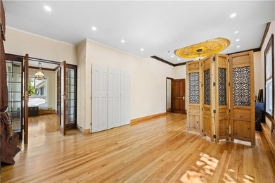 Discover this stunning one-family detached home on a 40x100 lot - photo 27
