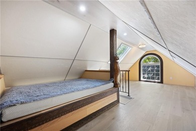 Discover this stunning one-family detached home on a 40x100 lot - photo 37