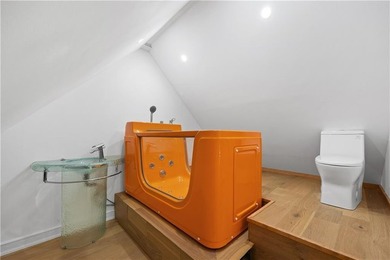 Discover this stunning one-family detached home on a 40x100 lot - photo 38
