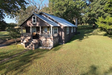 (private lake, pond, creek) Home For Sale in Mammoth Spring Arkansas