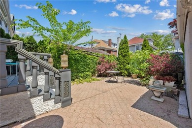 Discover this stunning one-family detached home on a 40x100 lot - photo 44