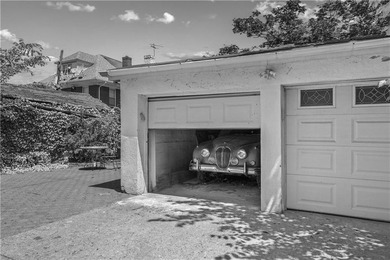 Discover this stunning one-family detached home on a 40x100 lot - photo 45