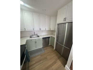 Amazing 3 Beds/2.5 Baths townhouse in Arrowhead Golf & Tennis - photo 3