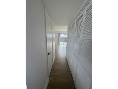 Amazing 3 Beds/2.5 Baths townhouse in Arrowhead Golf & Tennis - photo 8
