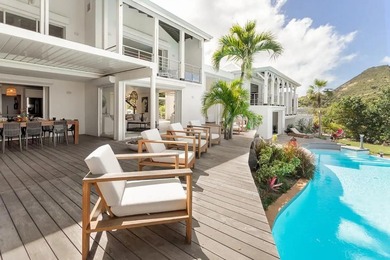 Discover this exceptional contemporary villa offering stunning - photo 11