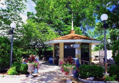 Rare Opportunity Luxury 2 Bedroom Deluxe Coop . Centrally - photo 22