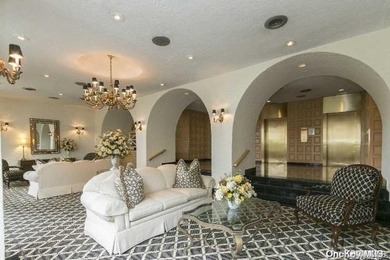 Rare Opportunity Luxury 2 Bedroom Deluxe Coop . Centrally - photo 27