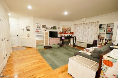PRICE TO SELL: Maximize your living space in this exceptionally - photo 3