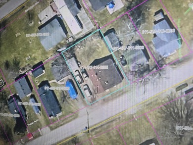 BACK ON THE MARKET!! Just 6 houses from Houghton Lake shore with - photo 5