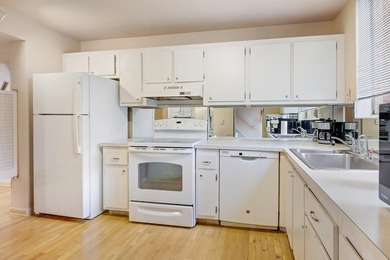 Beautifully maintained 3-bedroom townhouse in a sought-after 55+ - photo 12