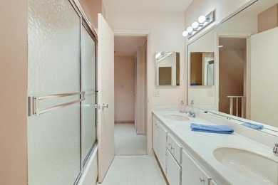 Beautifully maintained 3-bedroom townhouse in a sought-after 55+ - photo 23
