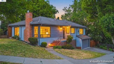 Welcome to this beautiful 3-bedroom, 2-bathroom single-family - photo 3