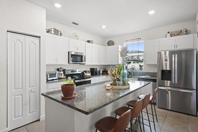 Welcome to this inviting 3-bedroom, 2-bathroom single-story home - photo 10