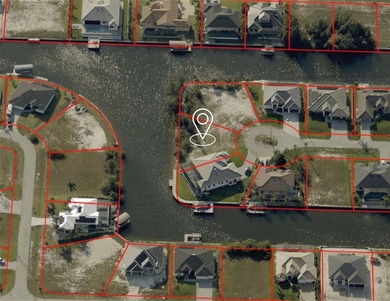 150+ ft waterfront: Discover your rare opportunity to own a - photo 3