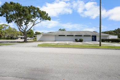 2,100 sq ft free standing medical office building. Ideal for a - photo 3