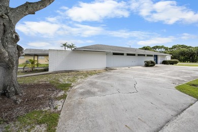 2,100 sq ft free standing medical office building. Ideal for a - photo 4