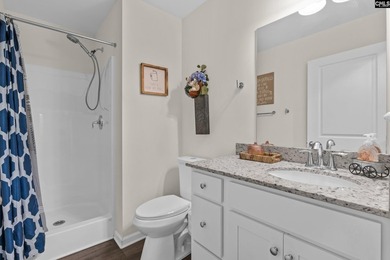 Welcome home to this beautifully maintained 5-bed, 3-bath home - photo 5