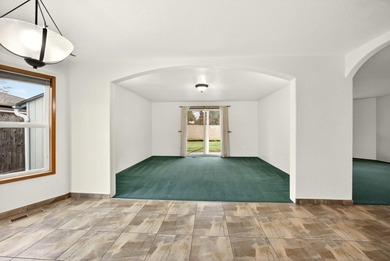 WOW 5 bedroom, 3 bathrooms Plus an office in a great Southwest