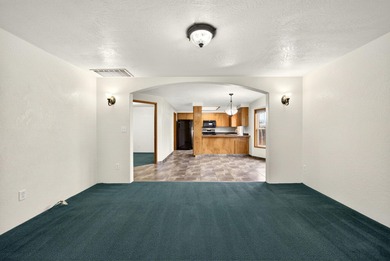 WOW 5 bedroom, 3 bathrooms Plus an office in a great Southwest