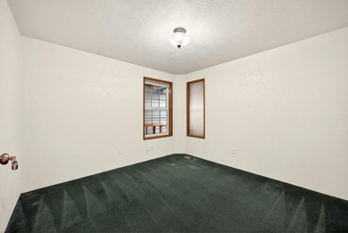 WOW 5 bedroom, 3 bathrooms Plus an office in a great Southwest