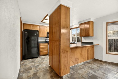 WOW 5 bedroom, 3 bathrooms Plus an office in a great Southwest