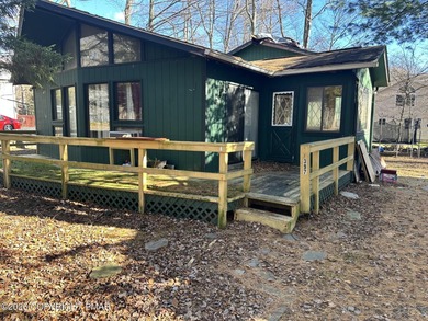 Lake Carobeth Home For Sale in Tobyhanna Pennsylvania