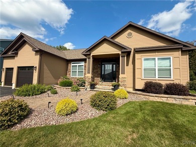 Oneida Lake Home Sale Pending in Cicero New York