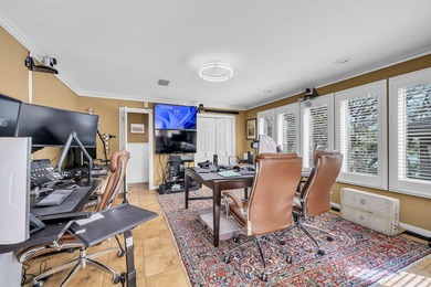 Waterfront in the heart of Destin. This spacious lakefront home - photo 12