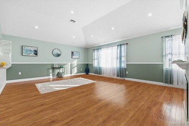 Welcome to this stunning duplex, meticulously done with high-end - photo 14