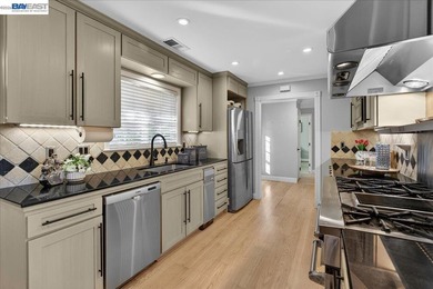 OPEN HOUSE! 6/6 1:30 PM to 4PM Located on a quiet cul-de-sac on - photo 17