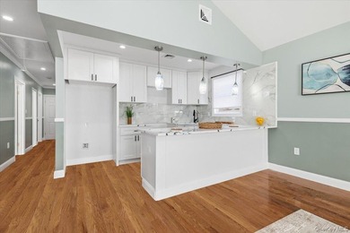 Welcome to this stunning duplex, meticulously done with high-end - photo 18