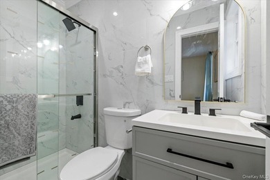 Welcome to this stunning duplex, meticulously done with high-end - photo 24