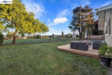 OPEN HOUSE! 6/6 1:30 PM to 4PM Located on a quiet cul-de-sac on - photo 34