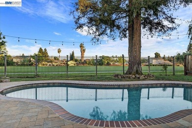OPEN HOUSE! 6/6 1:30 PM to 4PM Located on a quiet cul-de-sac on - photo 40
