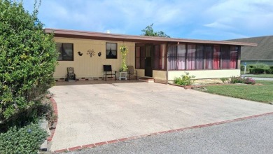 Lake Griffin Home For Sale in Fruitland Park Florida