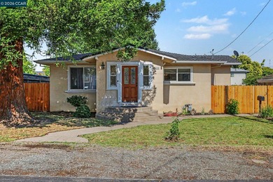 Move right in to this hard to find single level home with HUGE - photo 3