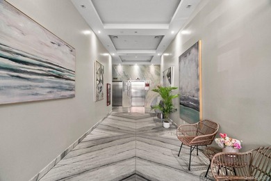 This stunning apartment presents a bright and comfortable living - photo 16