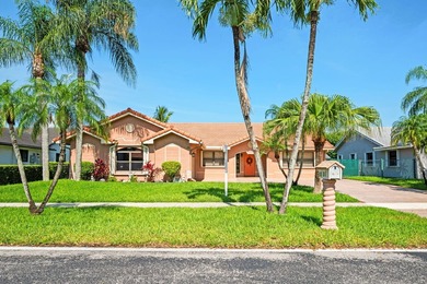 Perfect quiet location, large screened patio, salt water heated - photo 1