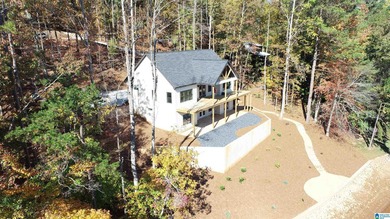 Just Completed New construction 4/2.5 on beautiful lot with - photo 3