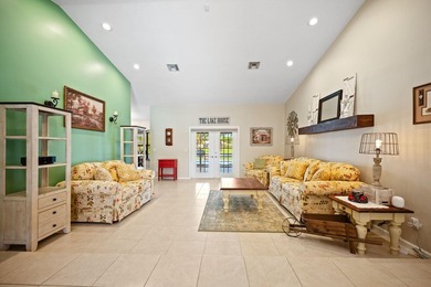 Perfect quiet location, large screened patio, salt water heated - photo 5