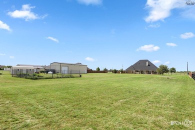 Spacious 4-bedroom, 3.5-bath luxury single-owner home situated - photo 35